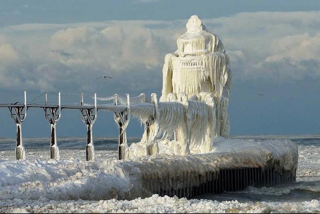 Lighthouse encrusted ©  SW